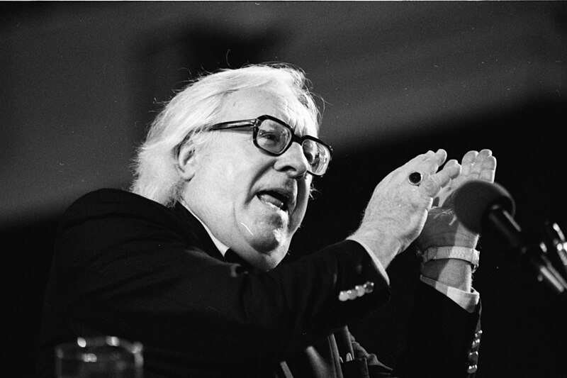 File:Ray Bradbury.jpg