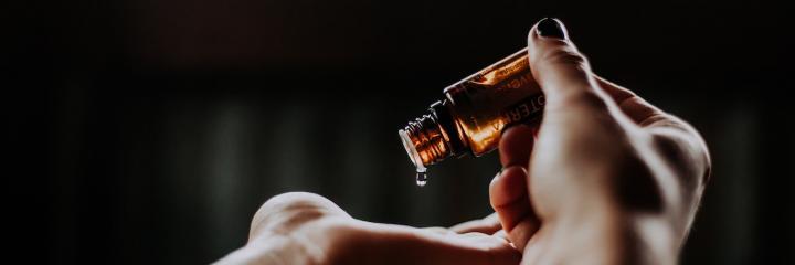make up remover bottle leaking on hand